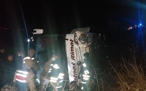 S­i­v­a­s­­t­a­ ­y­o­l­c­u­ ­o­t­o­b­ü­s­ü­ ­d­e­v­r­i­l­d­i­:­ ­3­9­ ­y­a­r­a­l­ı­